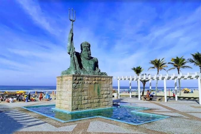 Casa Maravilhosa E Ampla Pe Na Areia Com Piscina, Area Gourmet Com Churrasqueira Em Deck Coberto Frente A Piscina, 4 Quartos Confortaveis E Espacosos, Sendo 2 Suites, Cozinha Americana E Sala De Jantar, Ampla Garagem Para 6 Carros - Mercado Na Rua Da Прая-Гранді Екстер'єр фото